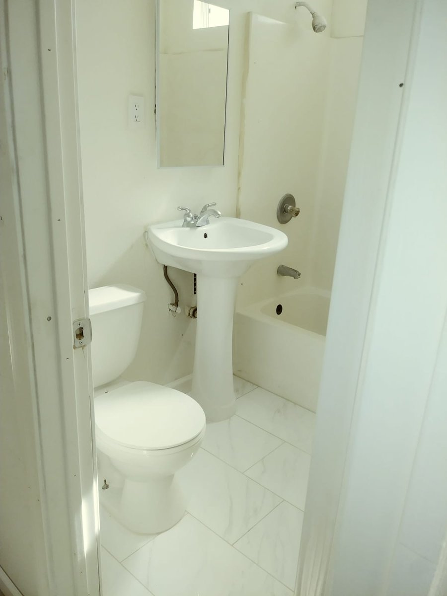 AbdiasRealtor's tweet photo. FOR SALE

GREAT OPPORTUNITY IN OCEANSIDE, 5 BLOCKS FROM THE BEACH, 1506 SAN JOSE STREET 92058! $595,000K
2 Houses in a single lot.
1.2 bedrooms and a 1 bathroom.
1.1 bedroom and 1 bathroom.
Live in one and rent the other.
 Call me 760 497-7284
Abdias Carreno https://t.co/XiV74kMSwh