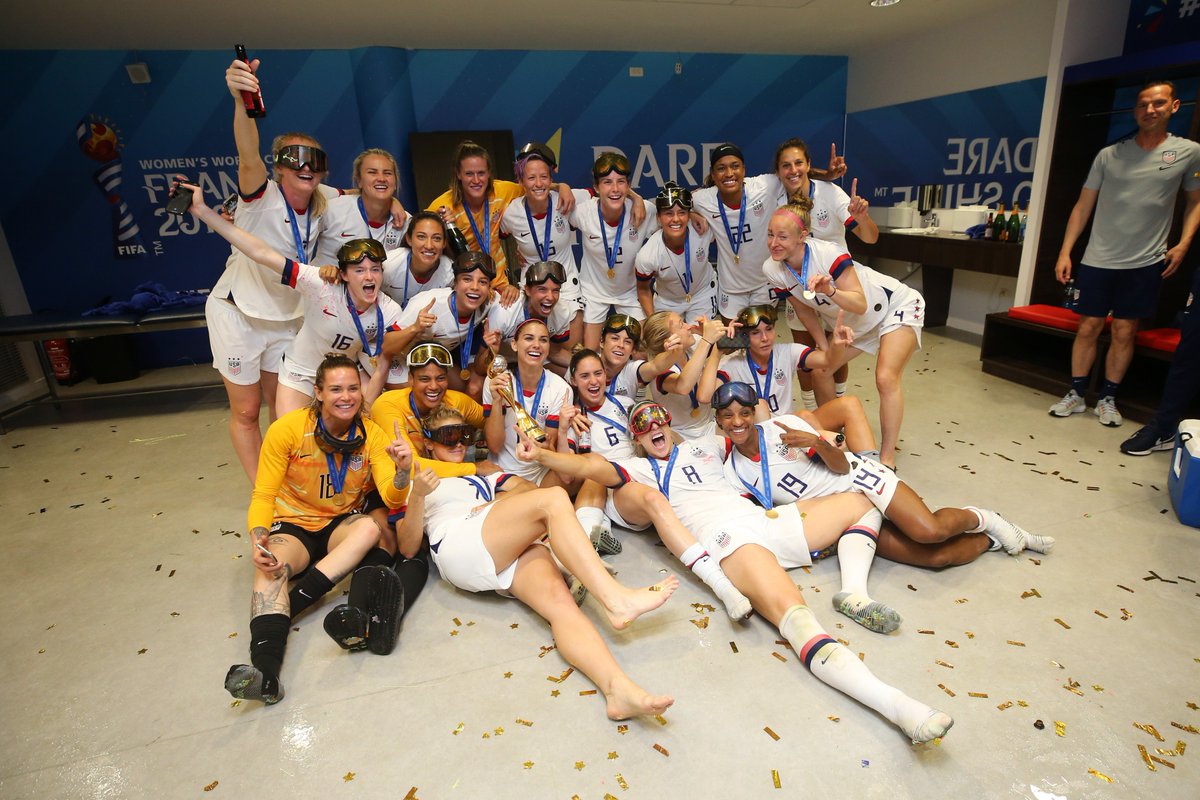 Let's check in on the <a href="/USWNT/">U.S. Women's National Soccer Team</a> locker room... 🍾🍾🍾