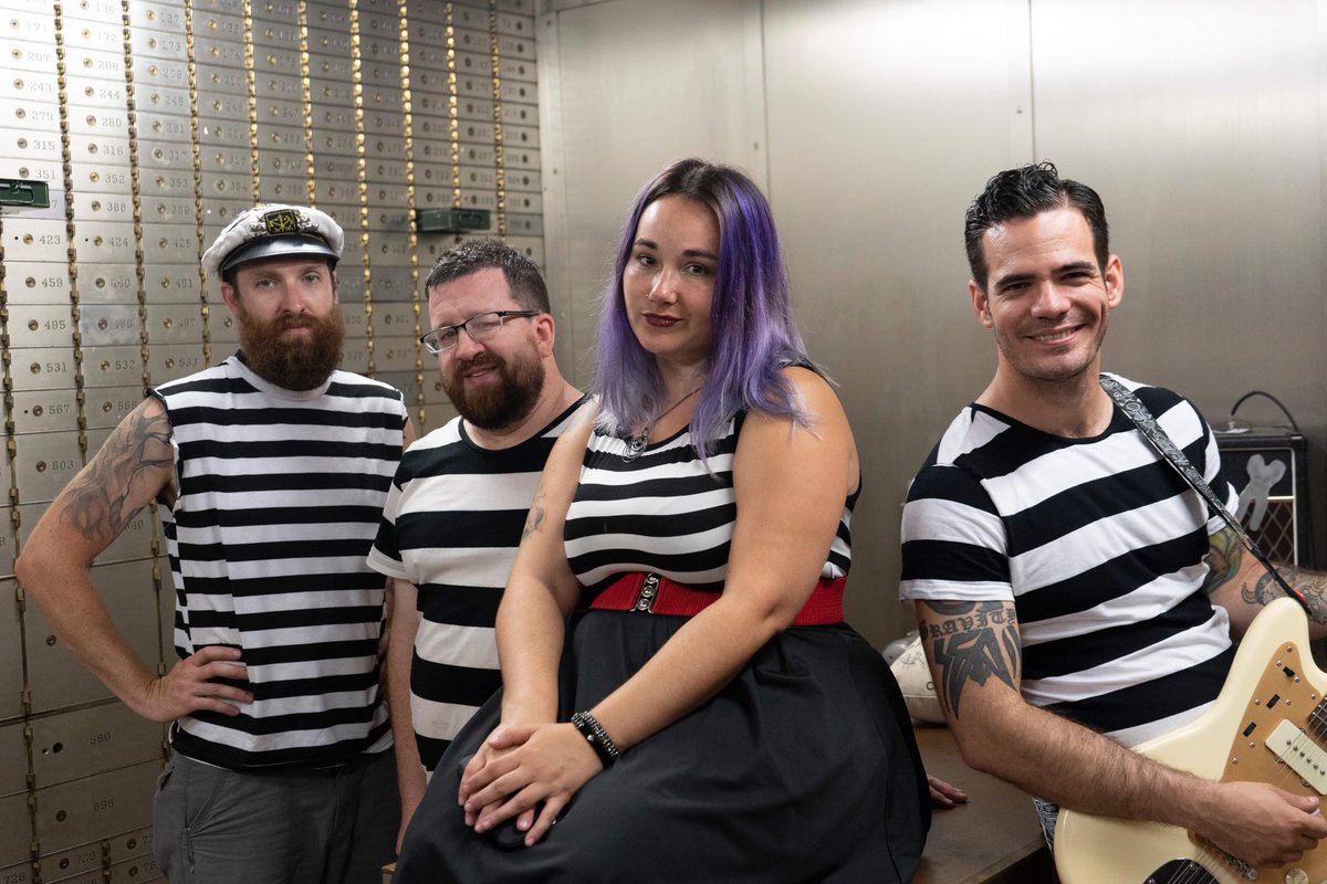 Some escaped convicts chilling in a #BankVault