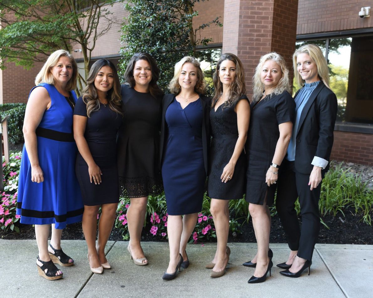 Vantage_CRE's tweet photo. Power Of The Pack: Women Who Support Women Are More Successful https://t.co/v6RF2z5d9A 

#TheVantageDifference 

by @ShelleyZalis https://t.co/PCd0aip5vH