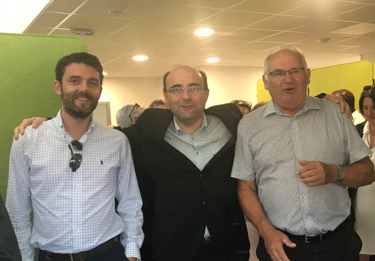 FrancoiseGatel's tweet photo. 👏👏👏 Bravo à Madame le Maire de #Etrelles pour ses belles réalisations : maison de santé 💉, rénovation de la mairie 🏫.
Les élus osent et font avancer leurs territoires.
@EffetVitre https://t.co/pq44G5sNEd