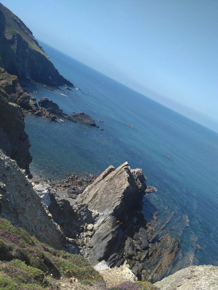 Patrywin's tweet photo. P.N. d #Armorique (península de crozon) ruta #lostmarch, #Bretaña🇫🇷 punta de #menhir, https://t.co/wSXBeMqMOC