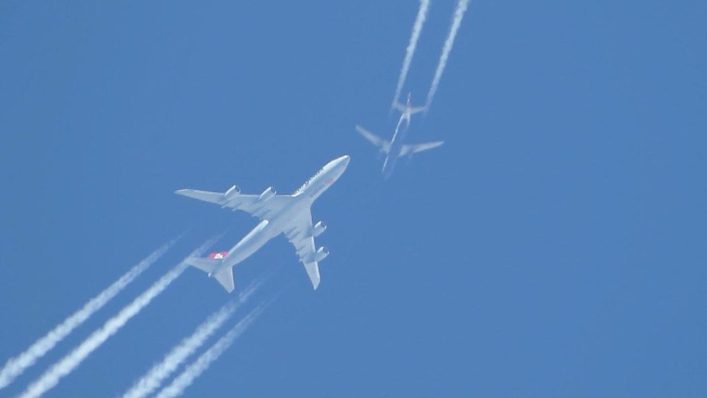 AvionesTodo's tweet image. ¿Qué son los airplane contrails? todoaviones.net/2019/07/07/que…