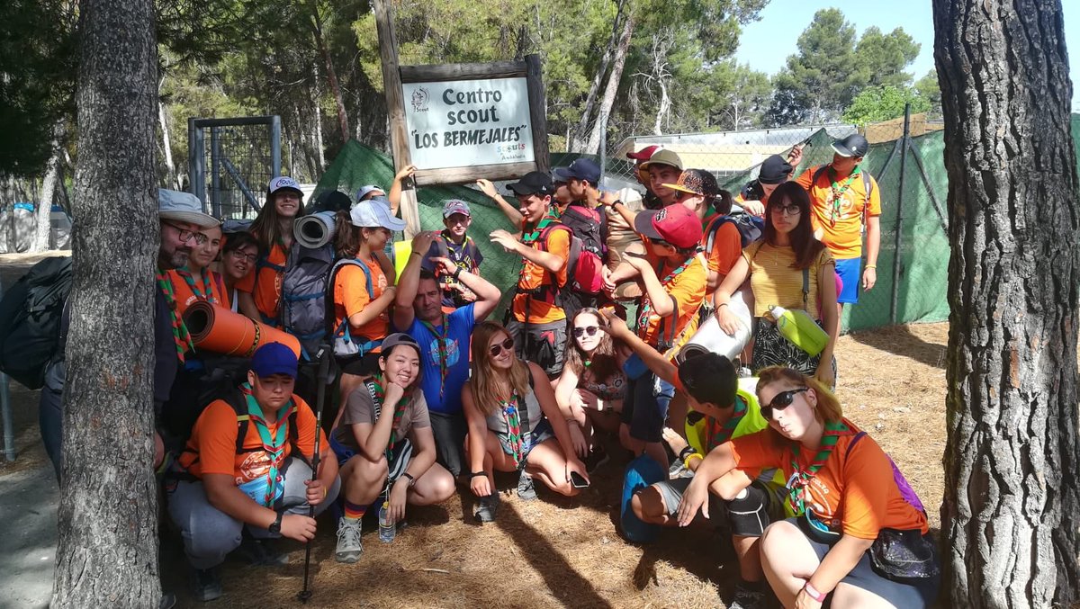 SdAMalaga's tweet photo. Que nos gusta compartir experiencia con grupos distintos.⚜️⚜️
El grupo Scout Azimut 674 junto con 238 Omaha (Ceuta) se lo han pasado de escándalo acampados en Centro Scout Los Bermejales. https://t.co/3gMaziRBA2