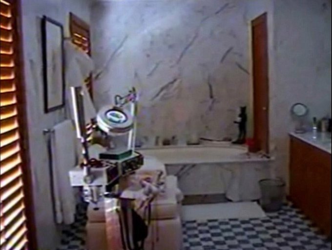 View image on Twitter