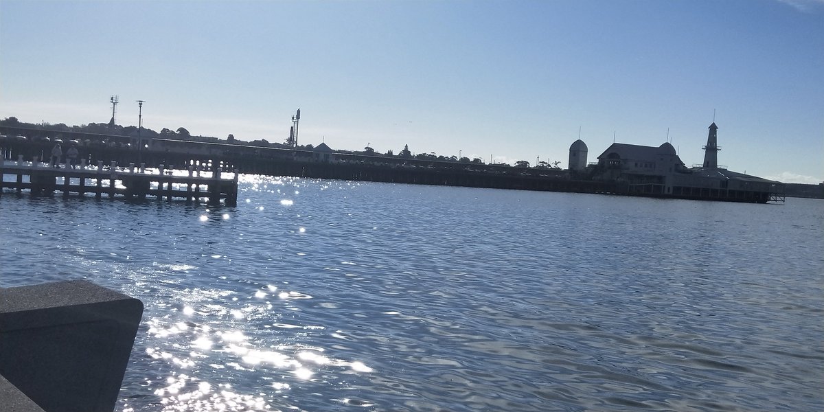 Beautiful Winters day in Geelong this last Saturday. Despite some bad press lately, she certainly showed her best. Could be anywhere in the world.