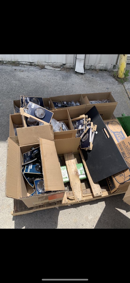 If anyone needs yeti lids or accessories for cheap dm me and let me know!