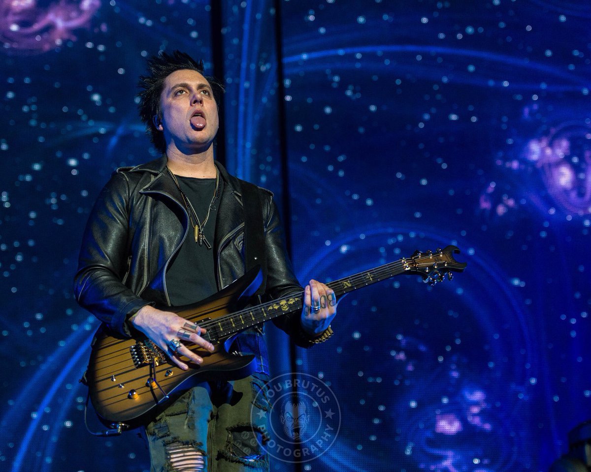 Happy Birthday to Mr  Synyster Gates!   