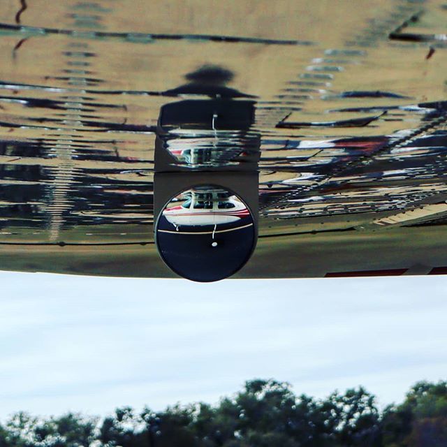fly8ma's tweet photo. ✈️Ever wonder why some airplanes have little convex mirrors on the leading edge of the wing or under the wing????
.
.
.
.
.
#cessna210 #cessna #flying #fastplane #airplane #gofast #retractable #landinggear #learntofly #flyforfun #goplaces #travelmore #ge… https://t.co/ZIwukvcyje https://t.co/J4BD3JGTYj