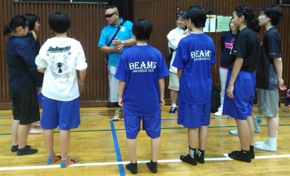 802beamsu15's tweet photo. 恒例となった練習試合

昨日も八王子一中で19:00～おこなわれました
お揃いのTシャツ、ビブスでさらに一体感が増した感じがします

みんな頑張っていました！ https://t.co/VcnuqNiKdy
