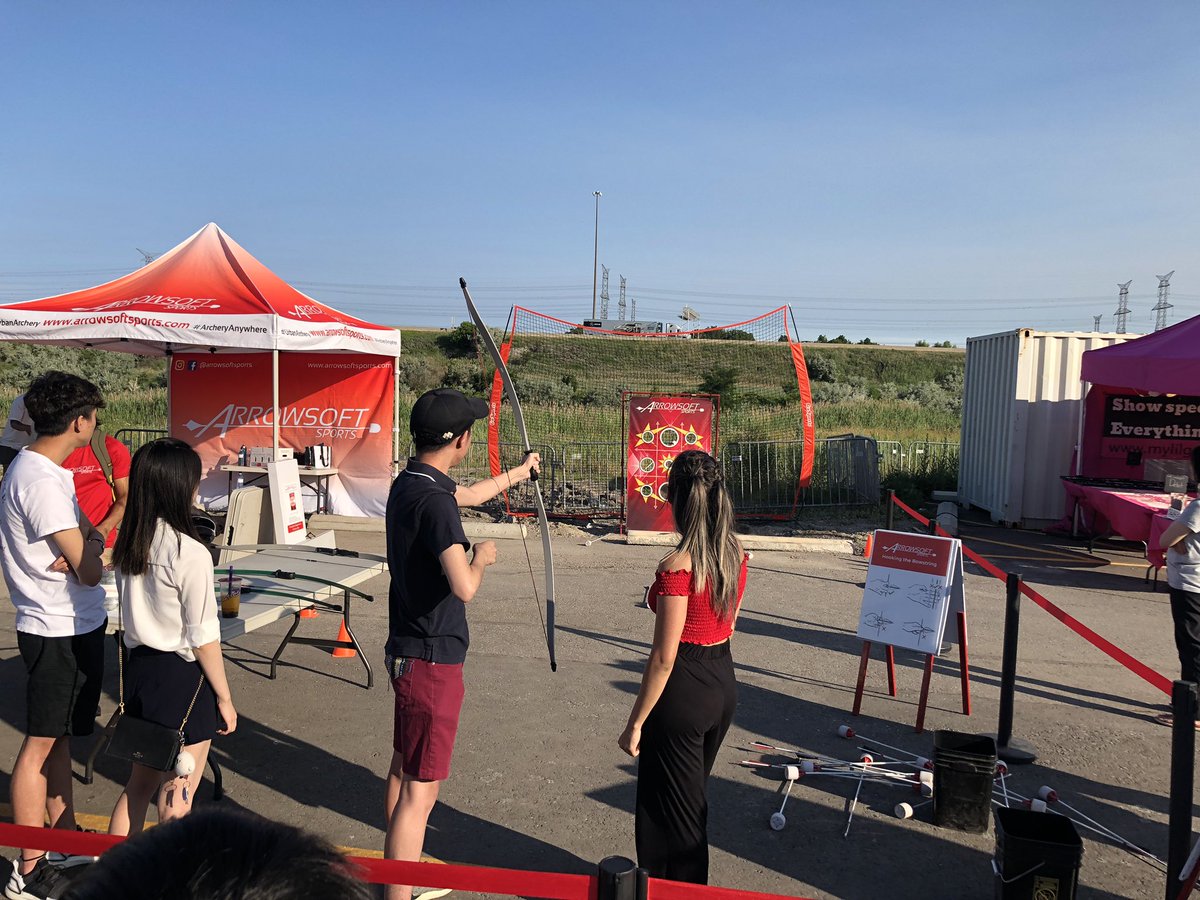 Having a good time at <a href="/MarkhamRibfest/">Markham Ribfest</a> this afternoon 👍