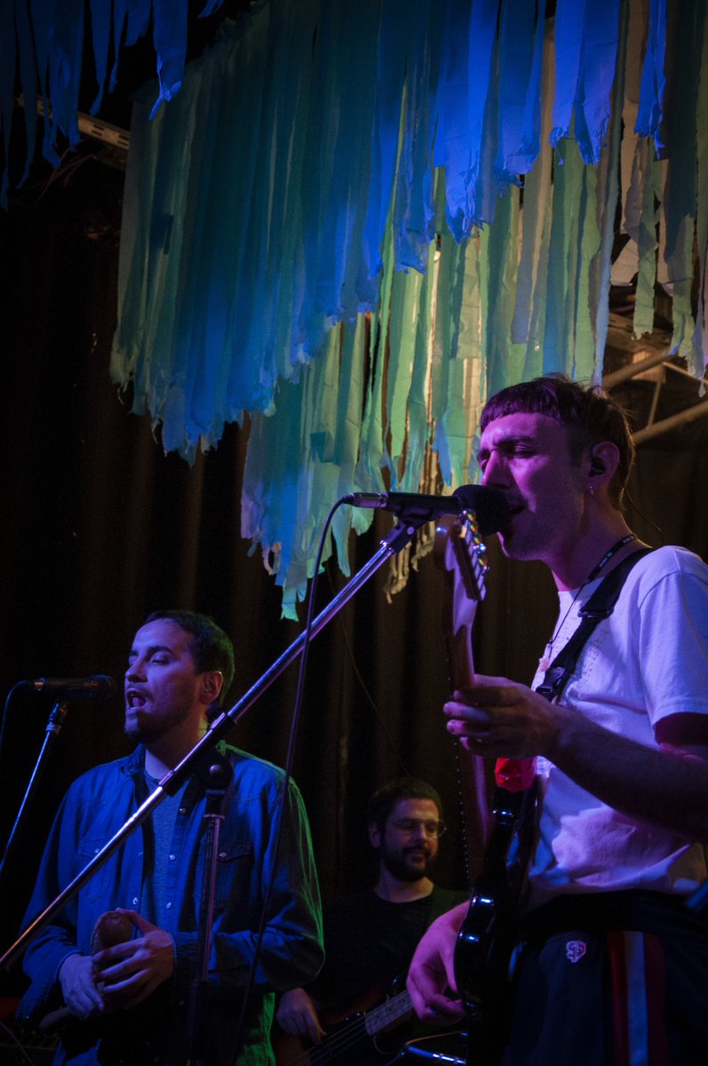 ⚡️ENTRADAS⚡️

<a href="/amigoinvencible/">Mi Amigo Invencible</a> empieza a tocar en breve en este Episodio #3 de <a href="/miernesradio/">Miernes</a>  ft <a href="/futurockOk/">Futurock.fm</a> donde van a estar presentando en exclusiva su nuevo disco “Dutsiland”con <a href="/bochademugre/">MUGRE</a> , <a href="/OscarJalil1/">Oscar Jalil</a> y #MartinaGiancaterino

ENTRADAS en puerta de #JJCIRCUITOCULTURAL🎫🎫