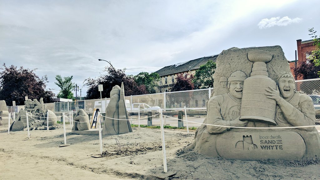 The sun has returned for the last 4 hours of 2019 Boardwalk #SandOnWhyte. Last chance to see these incredible works of art! #yeg #ExploreEdmonton