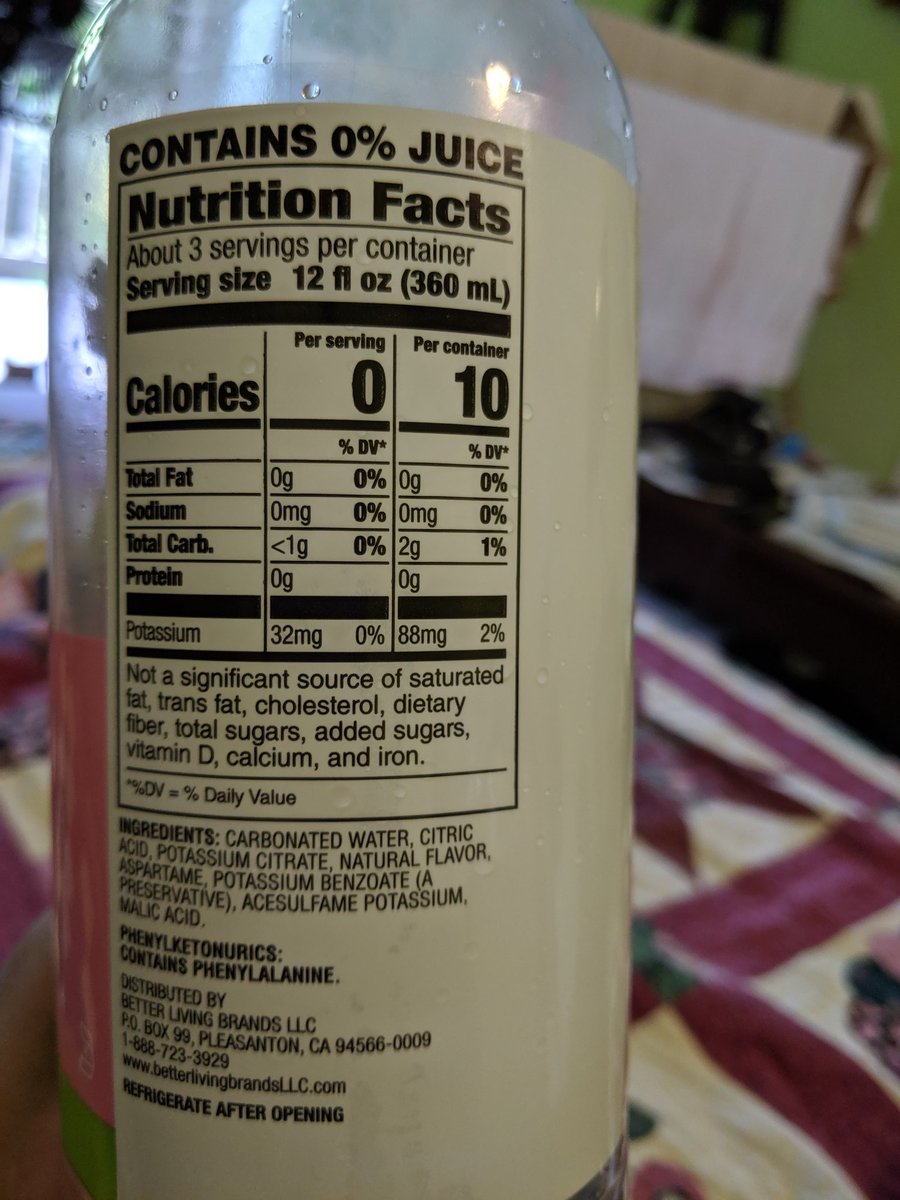 jusquatch's tweet image. @Safeway how is the math for this done? 0 calories per serving, but 10 per container? #signatureselect #betterlivingbrands