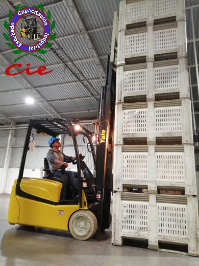 CIECapacitacion's tweet photo. 06/julio/19  #Curso de #capacitación:  Operación segura de #Montacargas 
Empresa: Empacadora de #aguacate #Mission de #México S. A. de C. V. 
 planta: La Cantera #LaCantera #Michoacán 
#CapacitaciónCIE #STPS #MexicoVsUSA #TRIunfandoEnLaGoldCup https://t.co/k2B33UkFM6