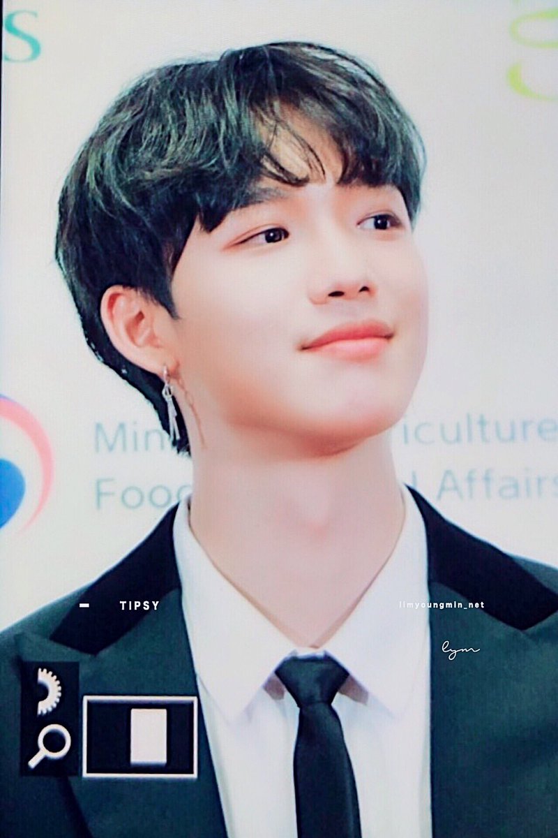 limyoungmin_net's tweet photo. 190707 KCON NY 레카

녕미니의 미모는 만병통치약 🥳

#AB6IX #에이비식스 
#임영민 #영민 #LIMYOUNGMIN
#오늘도행복해_영민 https://t.co/wjj0IlbYsY