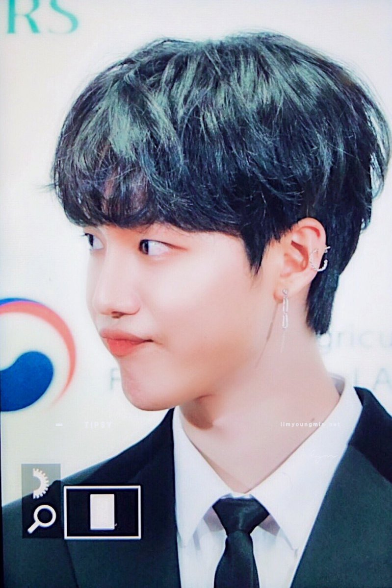 limyoungmin_net's tweet photo. 190707 KCON NY 레카

녕미니의 미모는 만병통치약 🥳

#AB6IX #에이비식스 
#임영민 #영민 #LIMYOUNGMIN
#오늘도행복해_영민 https://t.co/wjj0IlbYsY