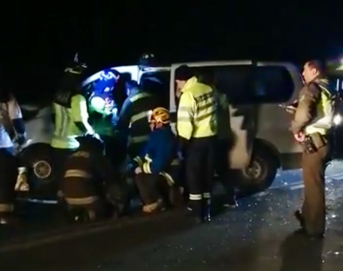 TVCONTIVISION's tweet photo. Equipos de emergencia #SanJavier trabajan en rescate de atrapados tras colisión de vehículos menores en ruta #L30M #Constitución sector #ALCHISA. Tránsito se mantiene suspendido https://t.co/Ttbr7Rqkh5