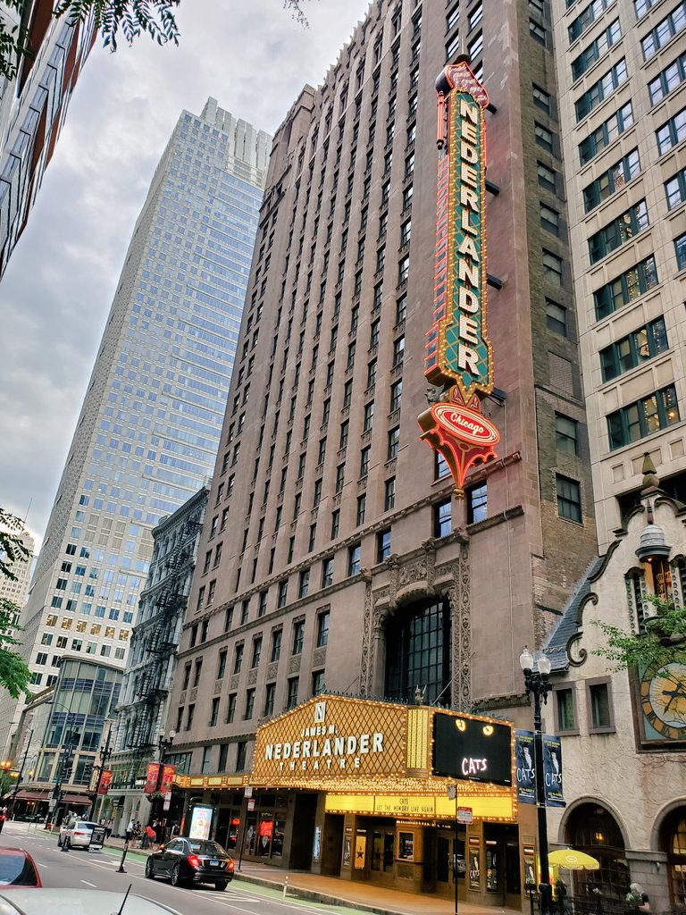 تويتر Tamiko على تويتر それにしてもシカゴの James M Nederlander Theatre 内部の写真を見たら1926年 オープンのアメリカの歴史のある劇場だけに中々素敵そう 今度機会があったら入ってみたいなあ 東洋劇場 シカゴ Chicago Nederlandertheatre T