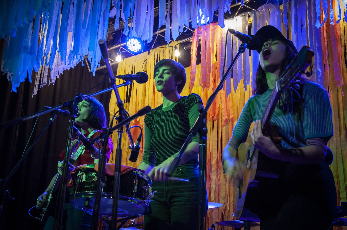 ⚡️AHORA⚡️

La banda <a href="/GozaRecords/">GozaRecords</a> <a href="/bochademugre/">MUGRE</a> abre este Episodio #3 de <a href="/miernesradio/">Miernes</a> ft <a href="/futurockOk/">Futurock.fm</a> 

 👉💿Seguí nuestra cobertura en las redes y no te quedés afuera de la presentación de #DUTSILAND el nuevo disco de <a href="/amigoinvencible/">Mi Amigo Invencible</a>