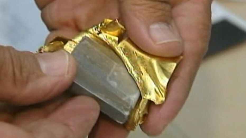 BlueBDA's tweet photo. Better make sure the gold hasn't been hollowed out and filled with tungsten. https://t.co/AZdXu0dQcM $DIG @SIONTradingFZE @ArbitradeX https://t.co/7GjzQMaPrt