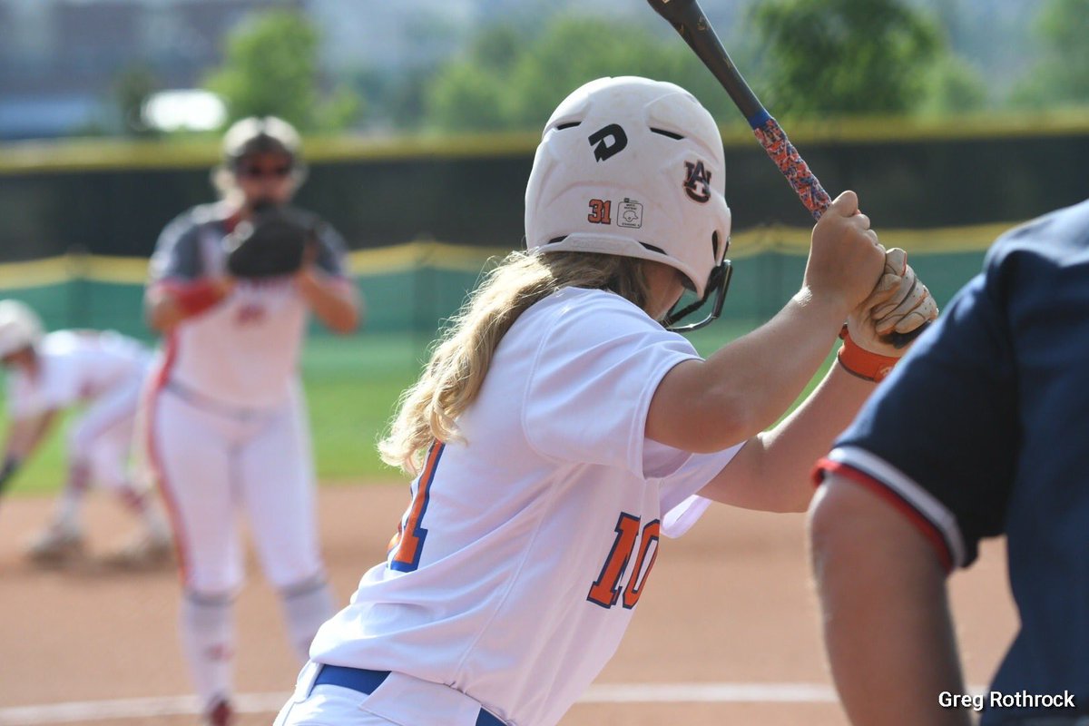 B_Pannell_31's tweet photo. Not the way we wanted to end but learned a lot about Mojo-Fisher this week. Theyβre fighters once they are backed into a corner. Very proud Taylor is apart of this team 3rd Place-best 64 teams
10-3 Win vs Hotshots - Nelson
2β1 Loss vs OC Batbusters
#NextStopKC #USAEliteNationals https://t.co/zC5gn0hAwU