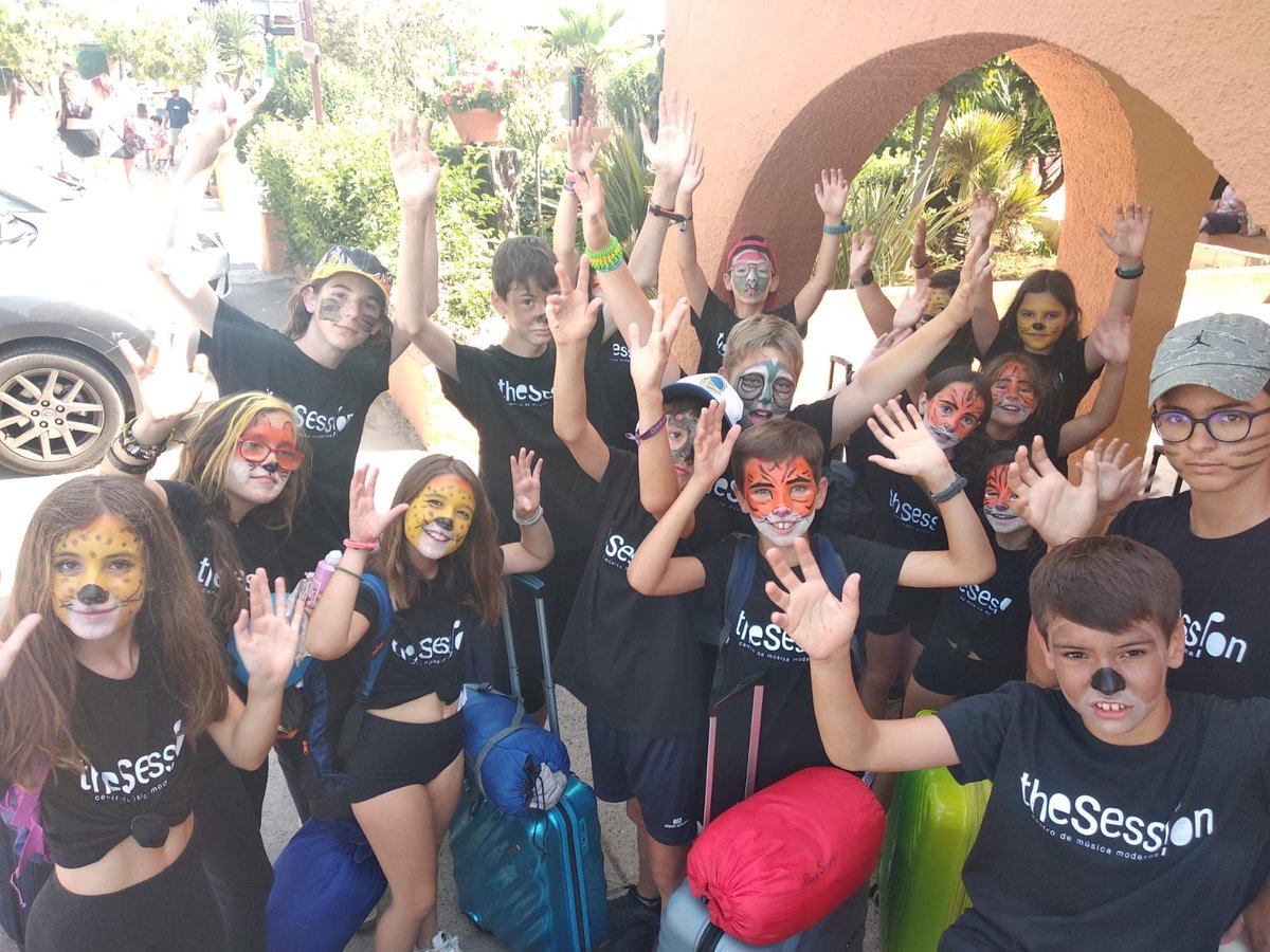 TheSessionCMM's tweet photo. 📽️ https://t.co/7l83R8mUbU 📽️ vídeo resumen de nuestro campamento rock 2019 #campamentorock

 #thesessioncmm #talentomusical #calidadmusical #actividadesdeverano #tarihuela19 https://t.co/g2M5CRykQa