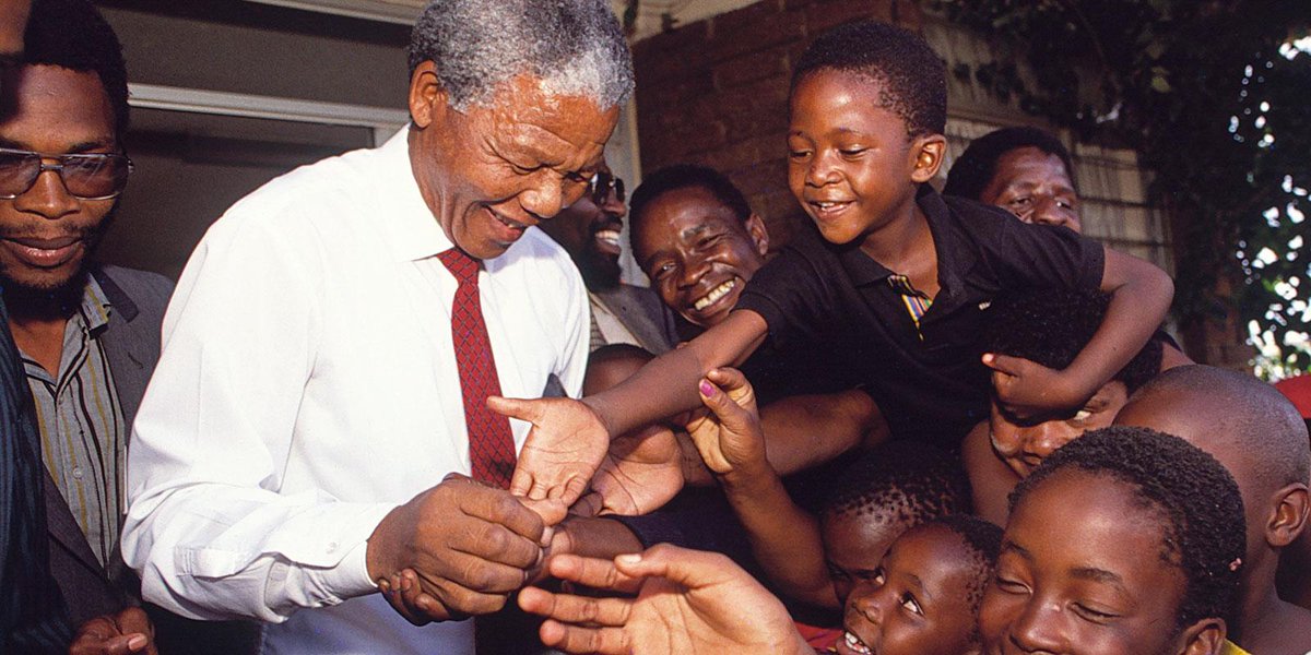 eThekwiniM's tweet photo. "Together as a nation, we have the obligation to put sunshine into the hearts of our little ones. They are our precious possessions. They deserve what happiness life can offer."

#NelsonMandela

#MandelaMonth #CelebratingTata #LivingTheLegacy 

📷World's Children's Prize https://t.co/RBer6awHU1