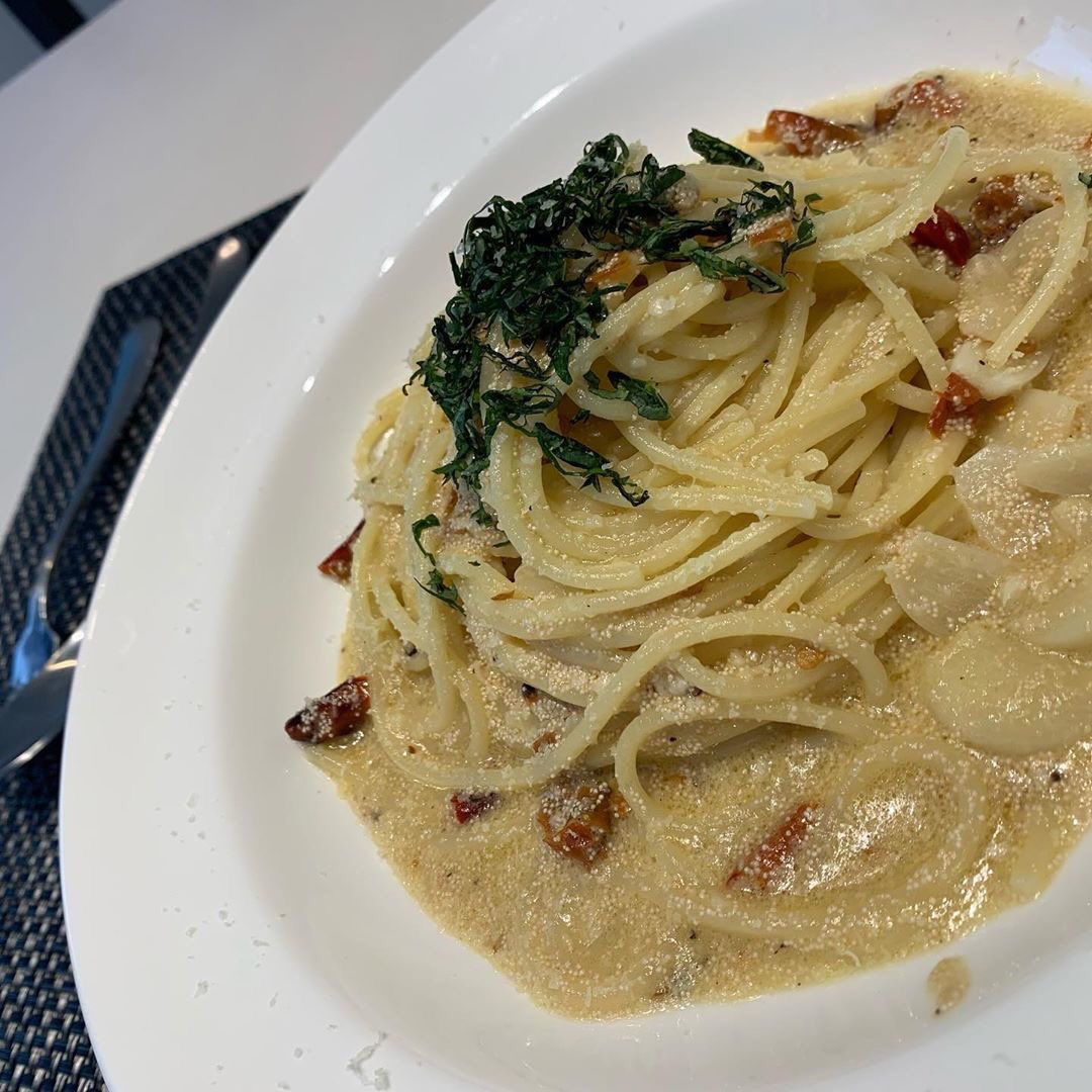 paulisteu2618's tweet photo. [changmin88] 190708 Trans: Please be careful of the heat~☀️ #CodRoePasta https://t.co/pdkXOMtmq4