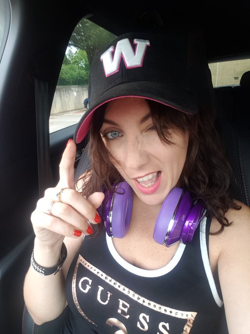 Bonne journ&eacute;e mes ch&eacute;ris ! 👙⛱ #beachday pour moi, vous voulez des photos sur la plage cette apr&egrave;s-midi<a href="/tag/beachday"class="tags">#beachday</a><a href="/tag/beach"class="tags"><span>#beach</span></a><a href="/tag/rt"class="tags"><span>#rt</span></a><a href="/tag/pictures"class="tags"><span>#pictures</span></a><a href="/tag/comments"class="tags"><span>#comments</span></a>