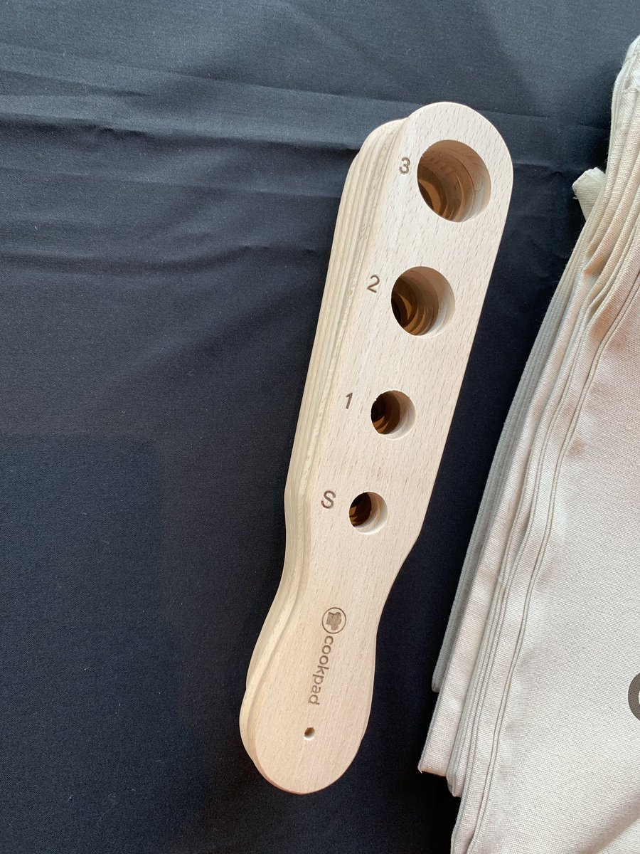 SofaRacing's tweet image. If you’re at #HackingWithSwiftLive later make sure you go chat to @cookpad_dev they have cool swag!