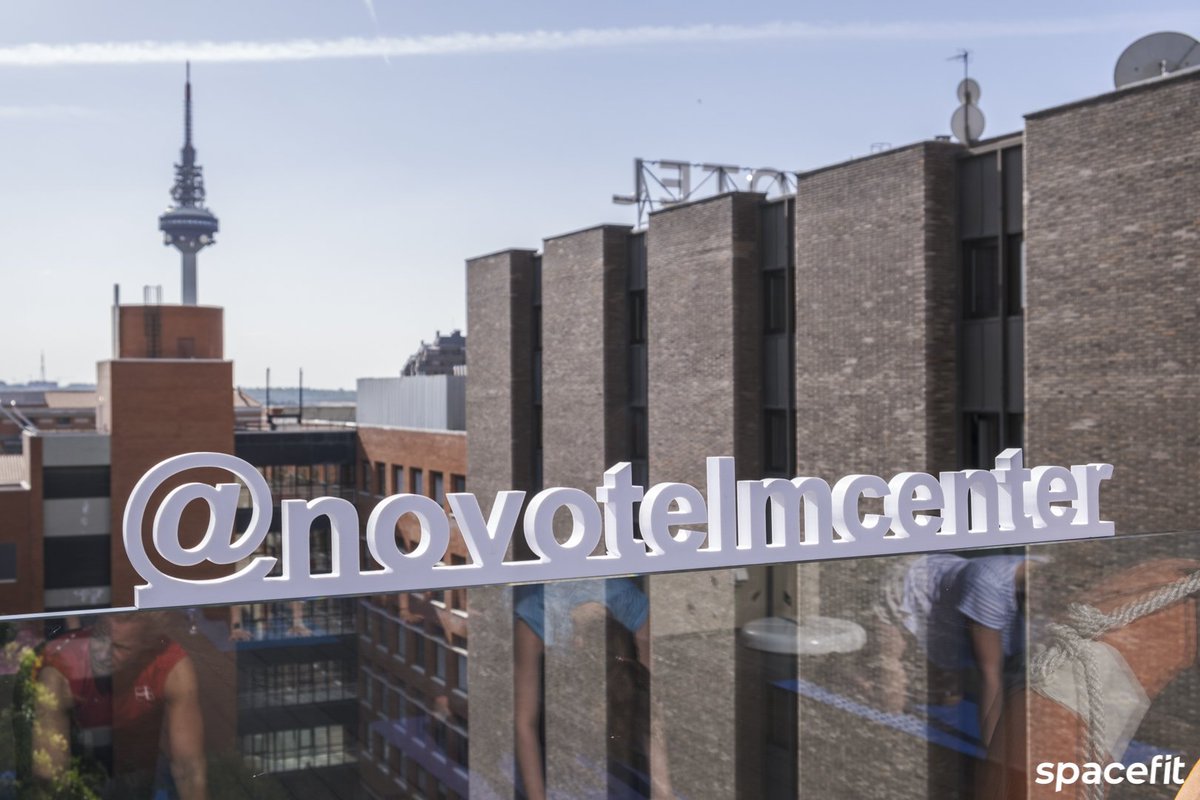 NovotelMCenter's tweet photo. Ayer disfrutábamos de una exclusiva sesión de yoga en la azotea del hotel.
Si no te quieres perder las siguientes, descárgate la App de SpaceFit y reserva tu plaza.
¡No te lo pierdas y empieza el día cargado de energía positiva!
#yoga #spacefit https://t.co/B1gdxYMO6x