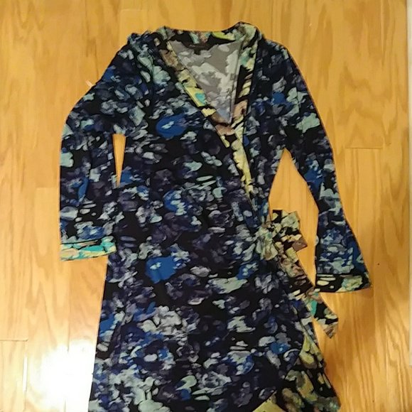 fae_elle's tweet photo. So good I had to share! Check out all the items I'm loving on @Poshmarkapp from @Margare58713817 @againgains #poshmark #fashion #style #shopmycloset #joefresh #bcbgmaxazria: https://t.co/vcJMEkrWet https://t.co/Pg4PppfeRj