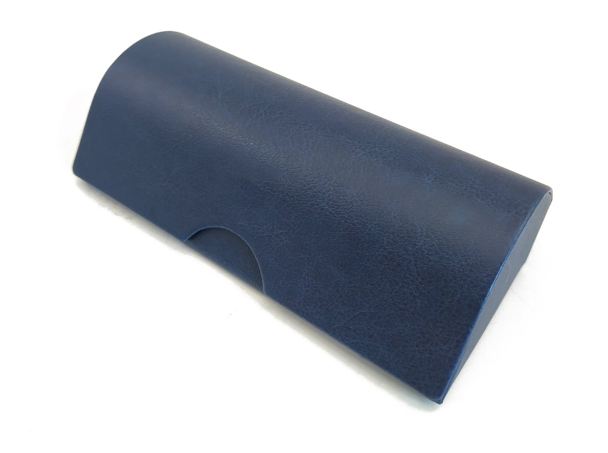 FocusPacking's tweet photo. Sunglasses eyewear case collection by FOCUS PACKAGING.🕶🌞 
#eyewear #eyeweardesign #leathergoods #leathercase #leatherdesign #case #eyewearcase #handmade #crafts #glasses #sunglasses #glassescase #sunglassescase #眼鏡ケース #めがねケース #サングラスケース #チェーンステッチ https://t.co/CcbCSrvLpa