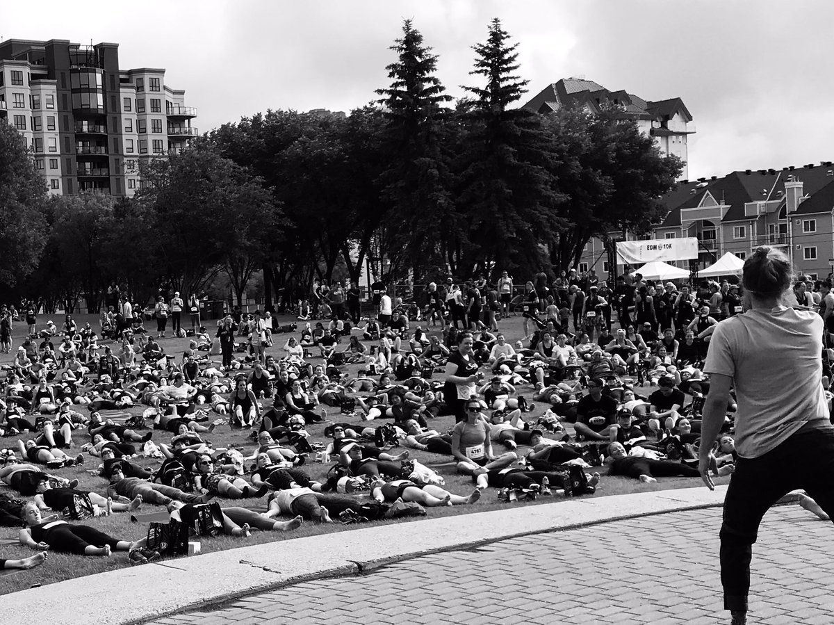 jaredsmith1917's tweet photo. . @lululemon put on an unreal show today at the #Edmonton10k - 7000 runners: chasing dreams, crushing goals & chewing donuts. #alliteration #thesweatlife #lululemonambassador #worstparadeever https://t.co/zVyK1OjfNd