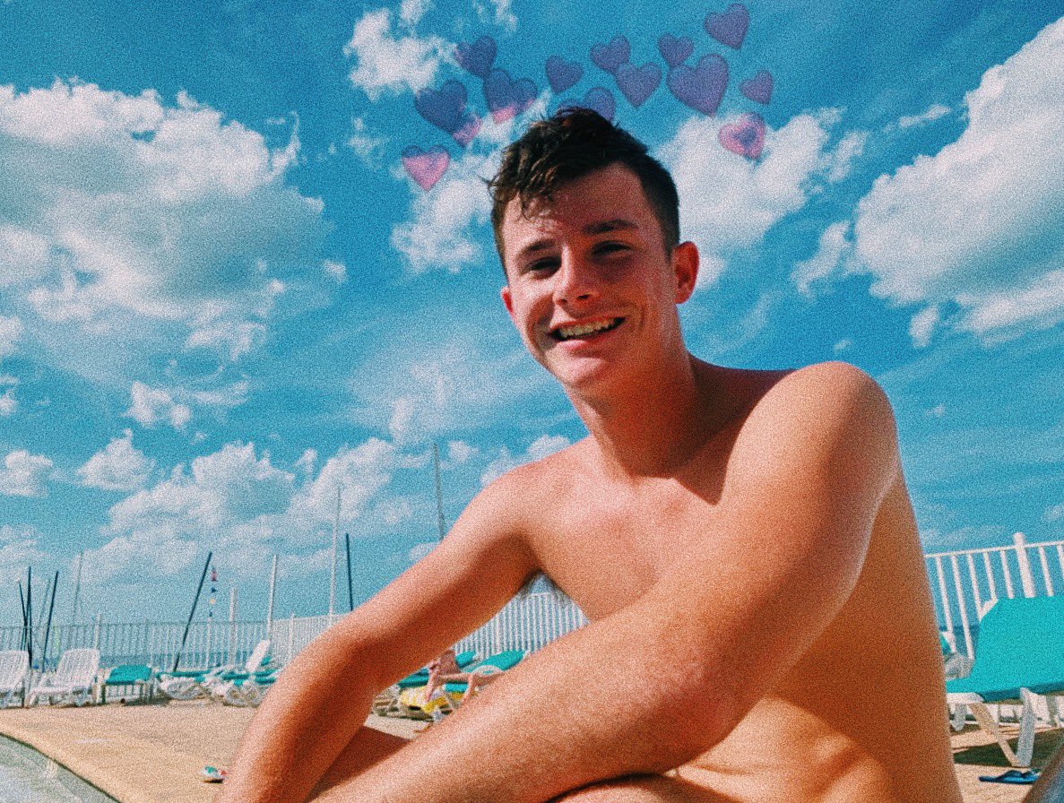 jendatari's tweet image. my whole heart 💗