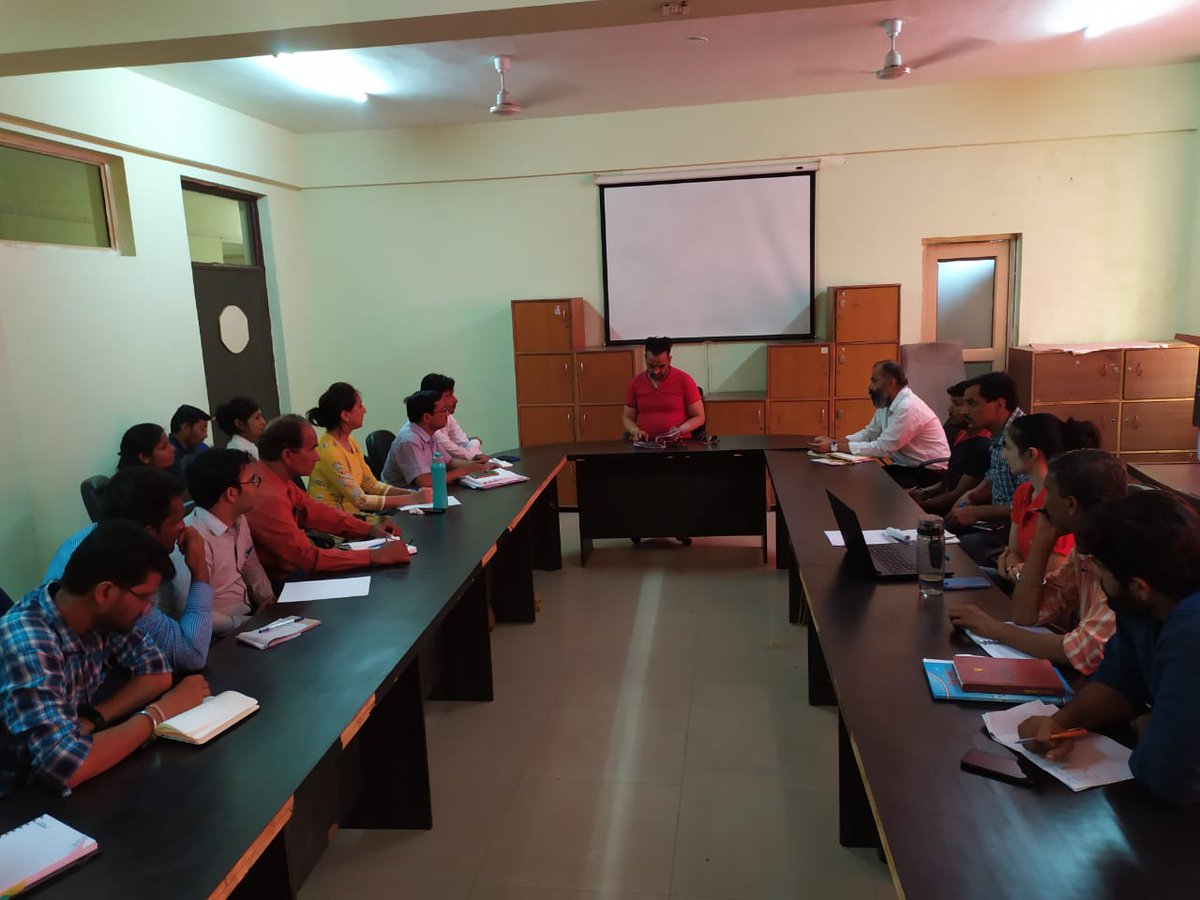 JetserveL's tweet photo. Weekly meeting with HODs at HO @JetserveL Heading by our MD sir Mr. S. Ram Ola regarding business opportunities, performer (Mr. Ankur) appreciation, issues &amp; motivate the employees to work towards growth of an organization.
@MissionUmed 
@MSDESkillIndia 
@PMOIndia
@BiharSDM https://t.co/QP6DbzfEZg