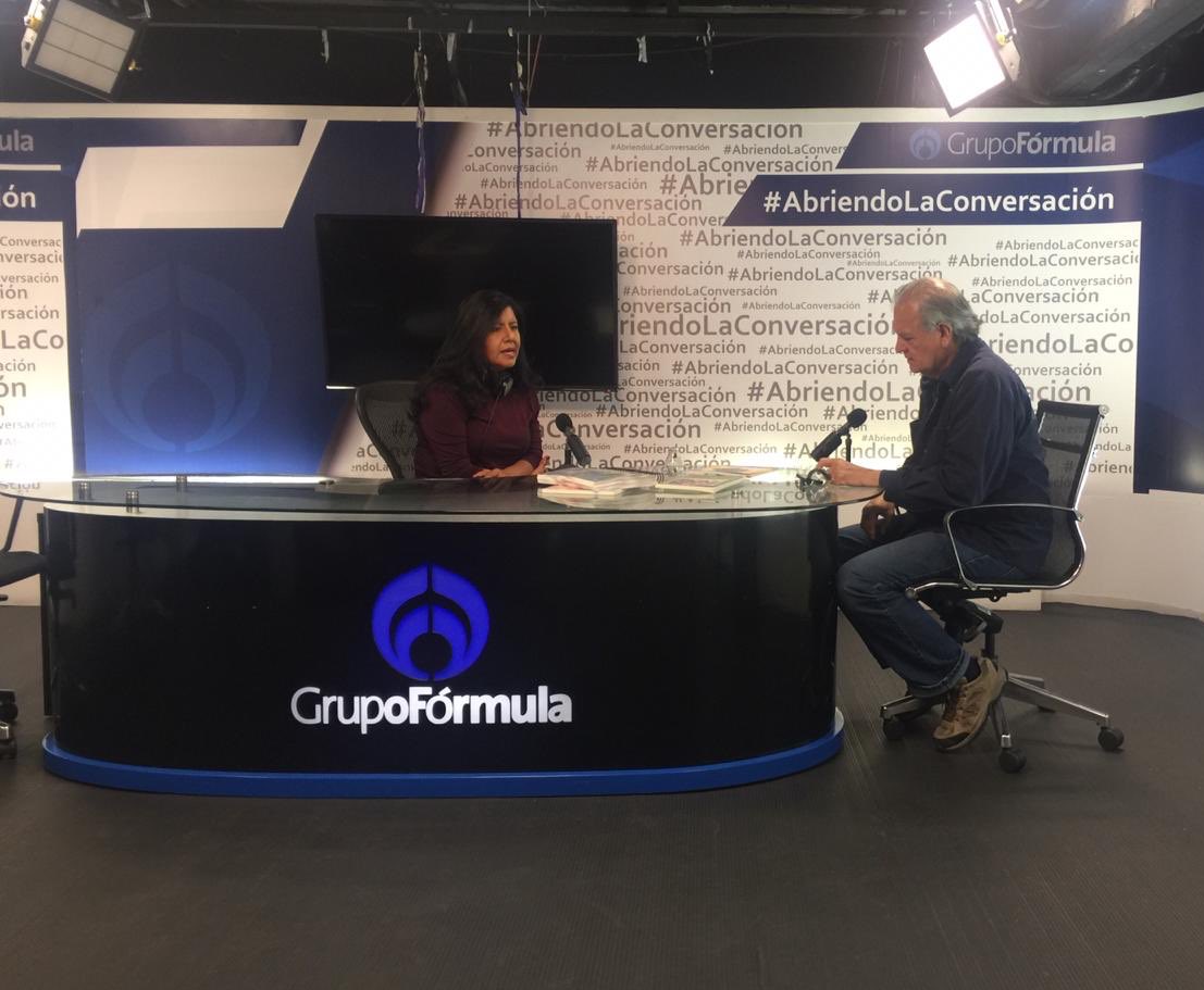 Conaliteg's tweet photo. El director general Antonio Meza en entrevista con @MaruenFormula precisó los avances en la producción y distribución de los #LibrosDeTextoGratuitos para el ciclo 2019-2020 y destacó la importancia de los libros de Braille, Macrotipo y lenguas indígenas que también se distribuyen https://t.co/IwZSW2QGdL