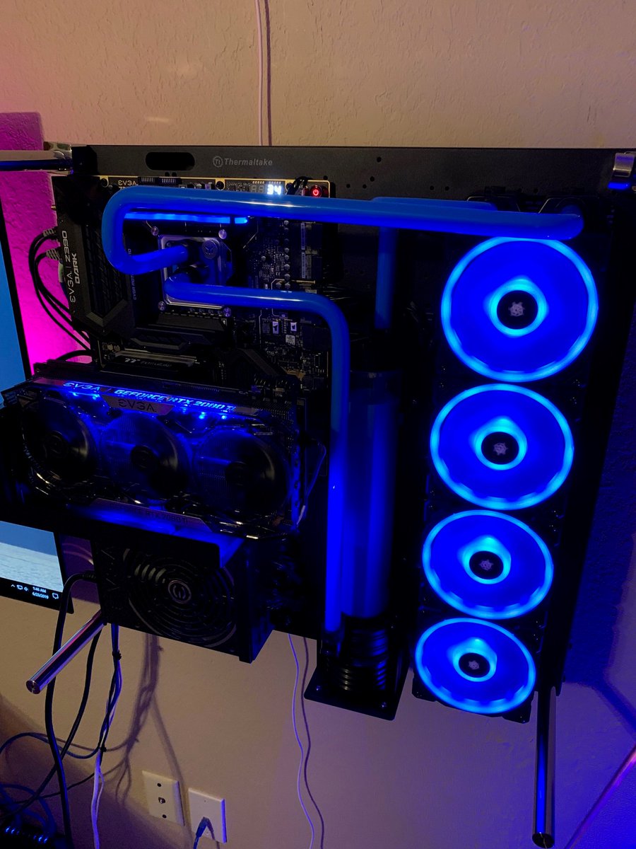 TEAMEVGA's tweet photo. Featured on this week's #ModsRigsMonday is a build by 'off3nd3r' named 'Epyon' Main Specs below..

-@IntelGaming i9-9900k 
- EVGA Z390 Dark
- EVGA RTX 2080 ti FTW3

Check out the build here https://t.co/I7R20h7X2M

Learn more about our 1k Sponsorship here  https://t.co/4VpB06zOgg https://t.co/MQ2YNAuBcc