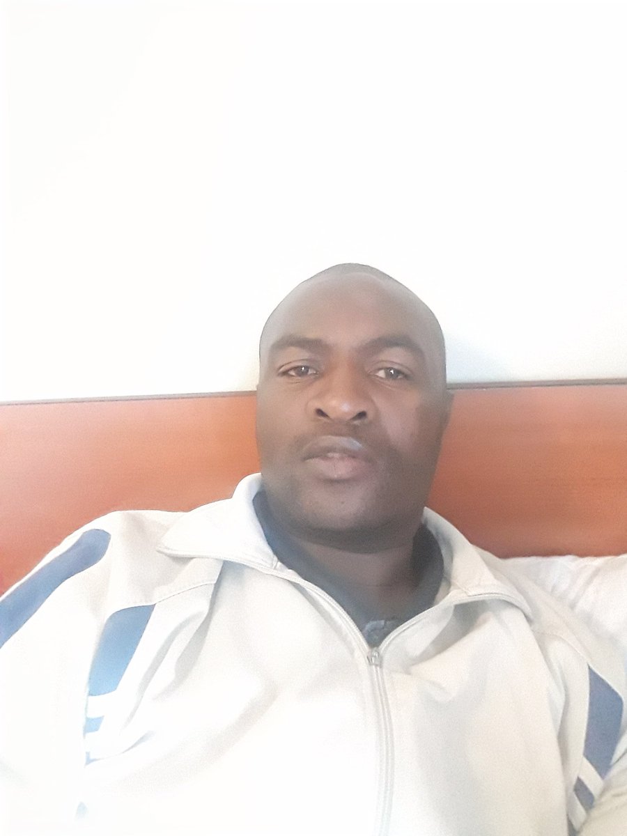 siphothanduxolo's tweet photo. Thanks God it's a Monday, the weekend is over.
Umuntfu waphose wafa bunandzi, kule weekend. https://t.co/wzI5BAYppe