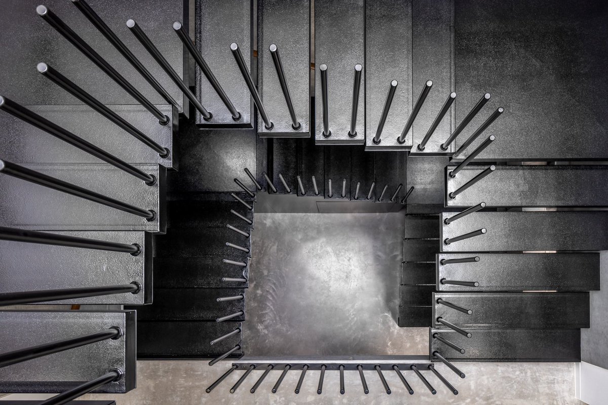 LuxuryListAU's tweet photo. Statement stairs. Materials, handrails, and design can transform a simple staircase into a stylish statement. These are 10 of the best sets of stairs on Luxury List. See more: https://t.co/BynKF9QvSx
#Stairs #Staircase #Statement #StatementStairs #LLWeekend @ReconDaily https://t.co/8OFHV4lufe
