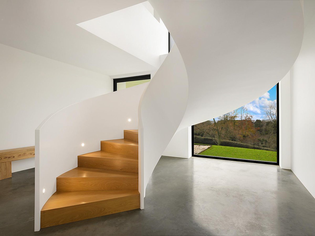 LuxuryListAU's tweet photo. Statement stairs. Materials, handrails, and design can transform a simple staircase into a stylish statement. These are 10 of the best sets of stairs on Luxury List. See more: https://t.co/BynKF9QvSx
#Stairs #Staircase #Statement #StatementStairs #LLWeekend @ReconDaily https://t.co/8OFHV4lufe