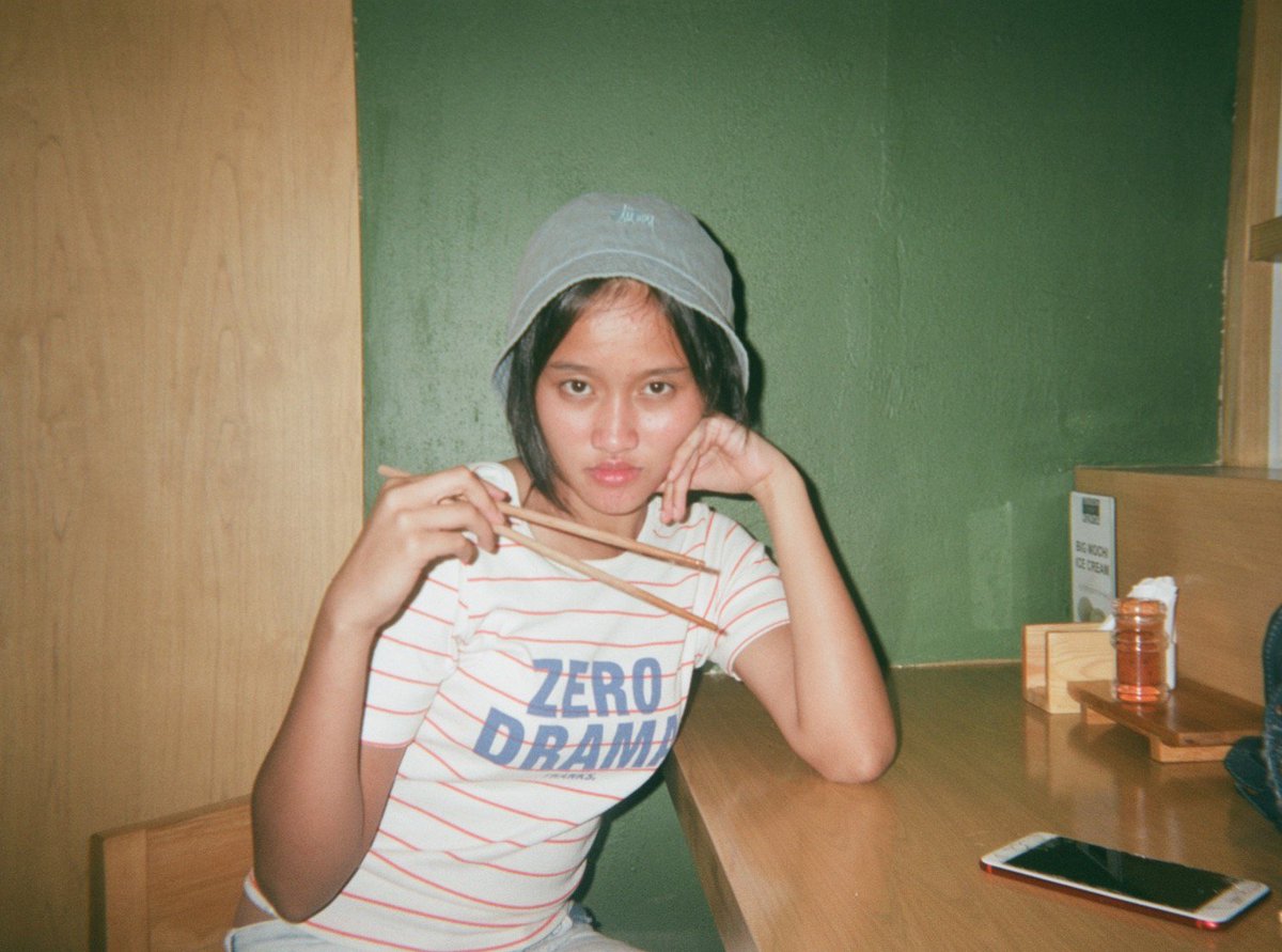 aryodamarseto's tweet photo. visualizing happiness: sebuah seri foto berisikan momen indah saya dan seorang homo sapiens bernama alia dalam sebuah kamera #35mm #jaksel #labrana #yes #fuck https://t.co/vzTPWXUTBc