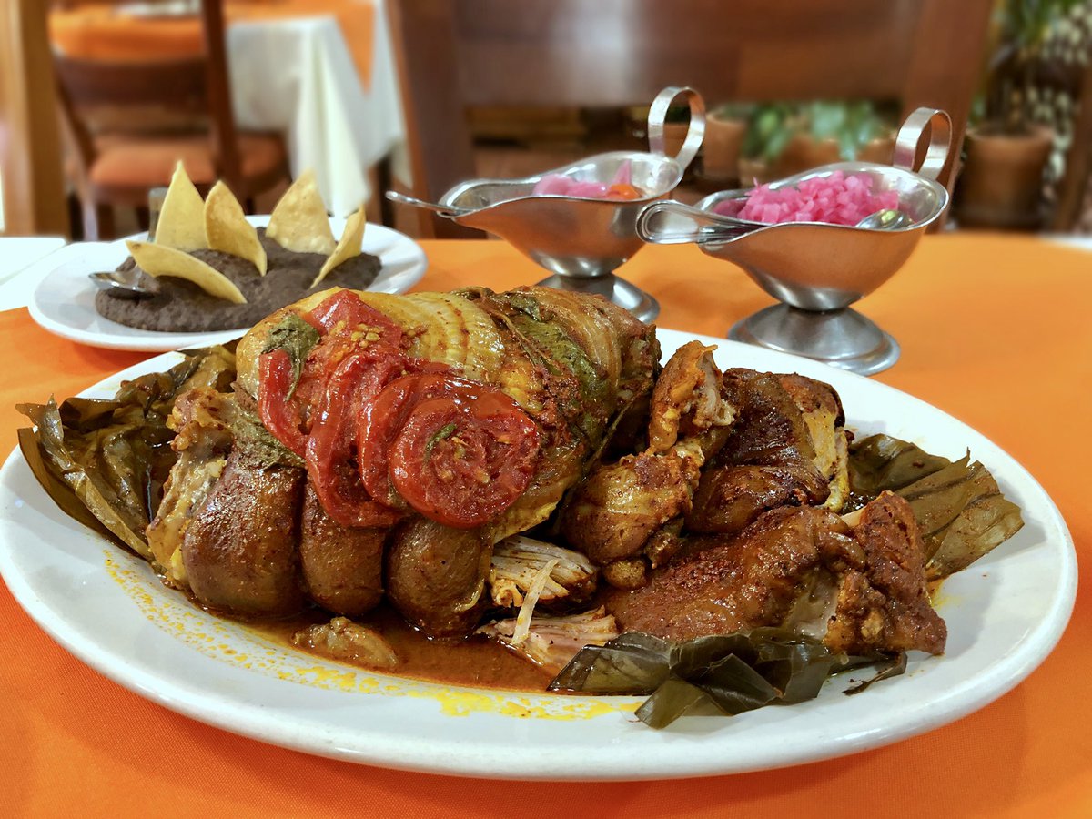 .<a href="/BetoLanz/">🅱️ zuɐ˥ oʇǝq ❌⚡️</a> me llevó a comer comida yucateca en su pueblo (que no es Yucatán sino Cuernavaca, Morelos). Le súper entramos a este chamorro pibil en ‘La caza del venado’ (sí, con «z») y ahora no puedo dormir. ¿Y saben qué? No me importa, valió la pena: estaba bien bue-no.