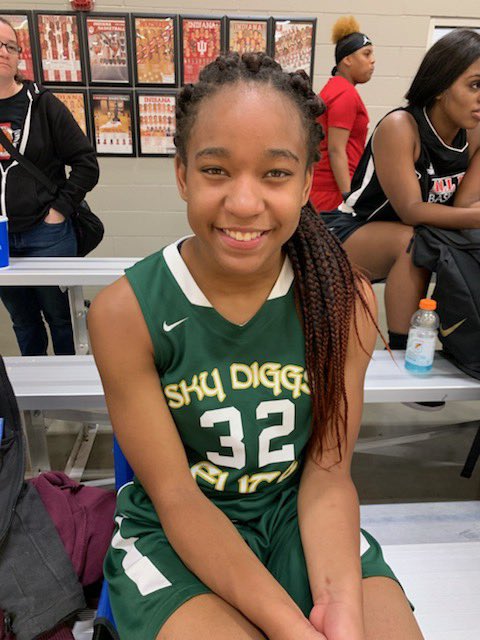 JrFeverMedia's tweet photo. 2020 Diamond Taylor (PRP) showed up for SDE Grennes today. Finished game 1 with 16 points, 4 rebounds! #KeepWorking https://t.co/kSELYhlxZ5