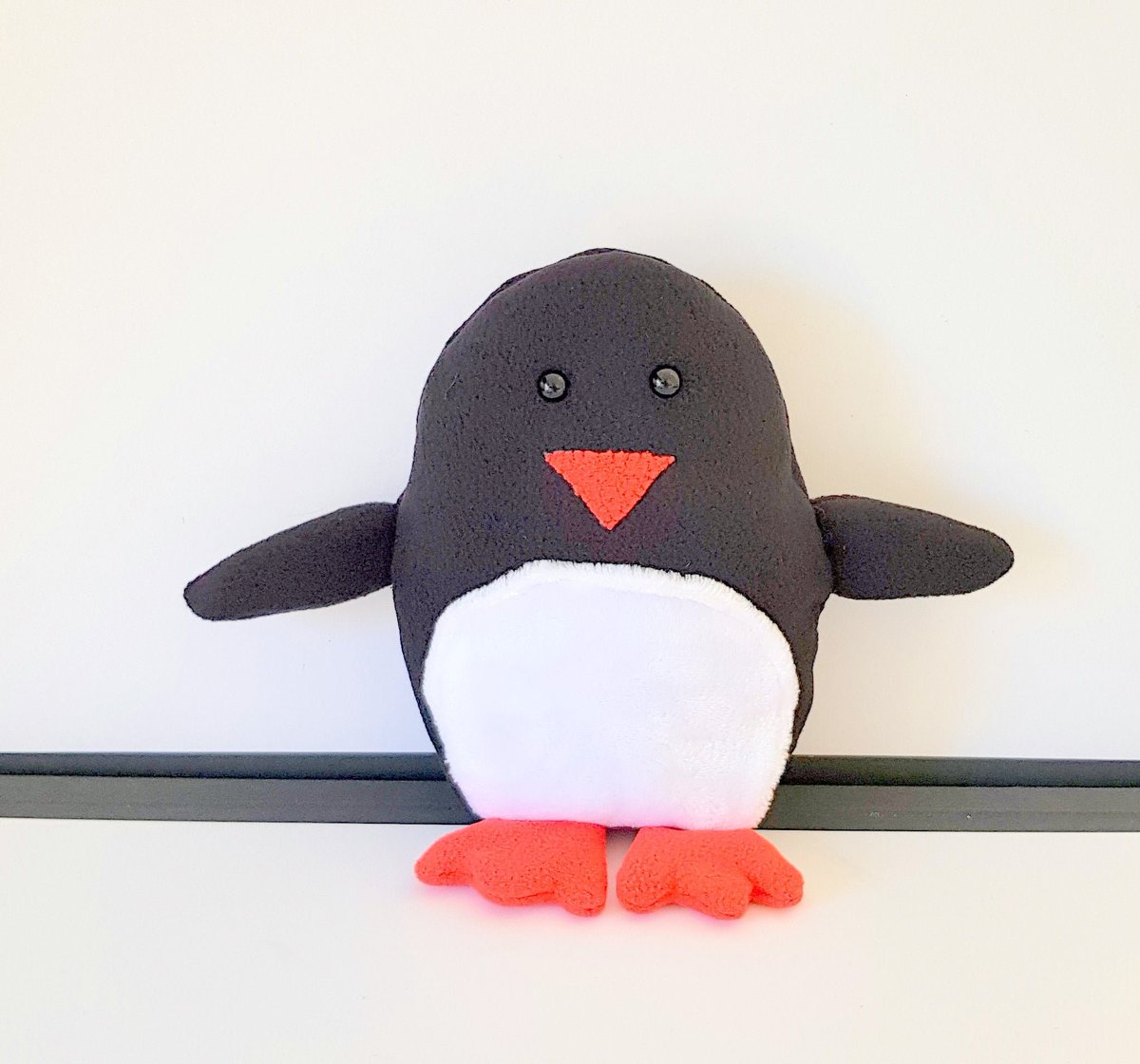 Ema_Decorations's tweet image. Sew quickly a penguin toy with my PDF Penguin Sewing Pattern. #etsy #penguintoy #penguinpattern #toytutorial #easysewingpattern #toysewingpattern  etsy.me/2XLSYVH