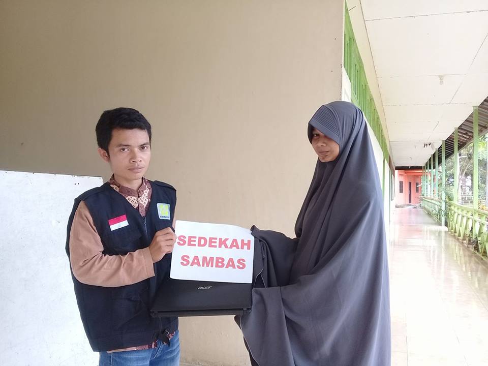 Yang pake jilbab ini, Indani namanya. Anak Yatim, hafalannya sudah 2 juz. rencana mau masuk ma'had di Depok. Patungan donasi yuks BCA 666 50 32381 an denie or 709 9797 988 BSM an Al Mumtaz Peduli, konfirmasi WA 085705608633. <a href="/InfoSambas/">Info Sambas</a> @KompasTV_PTK #SedekahSambas #MumtazPeduli