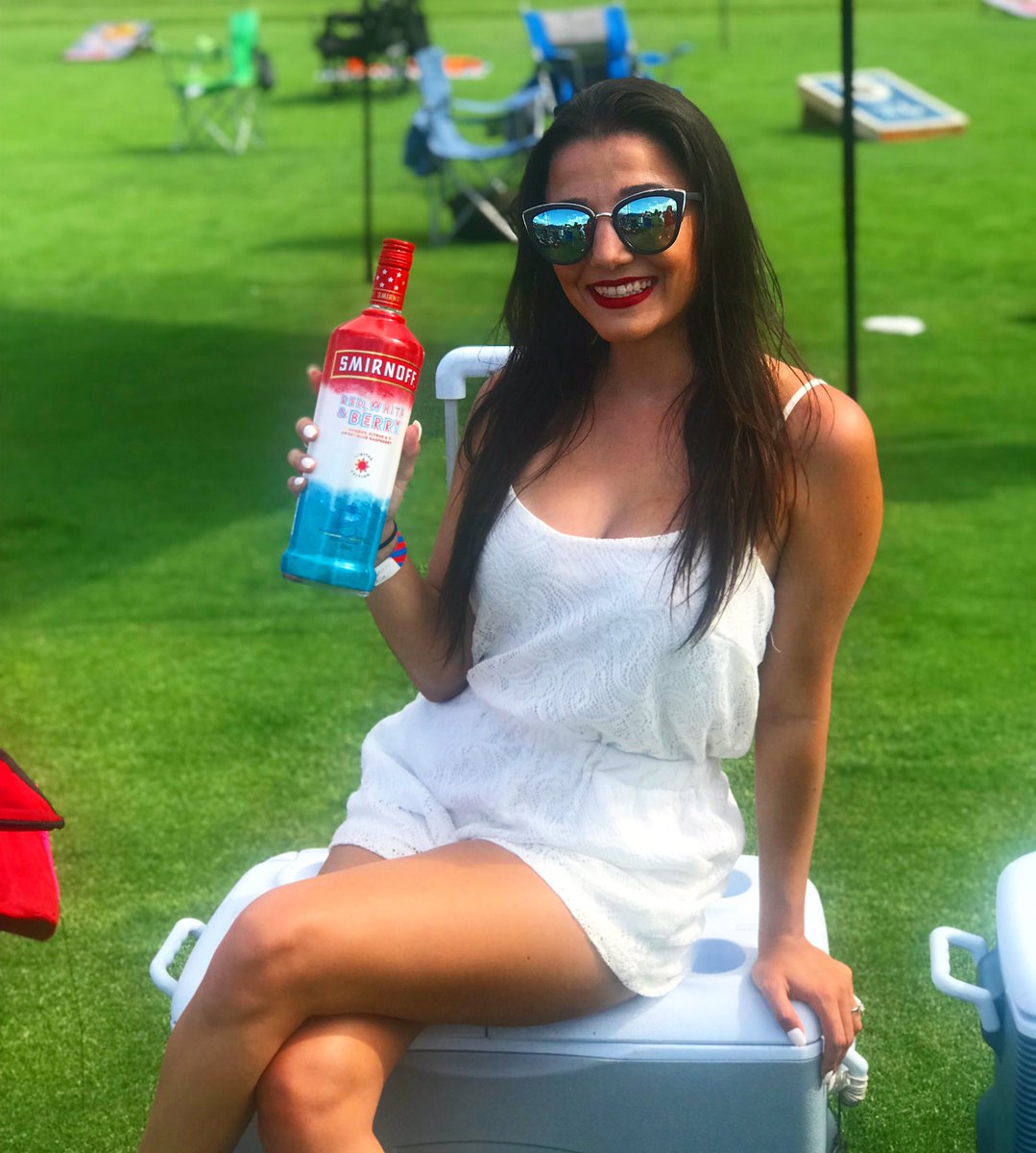 SippinWithSully's tweet photo. Reminiscing on this last week with Smirnoff #DiageoRep #Smirnoff https://t.co/sqmGeawoTv