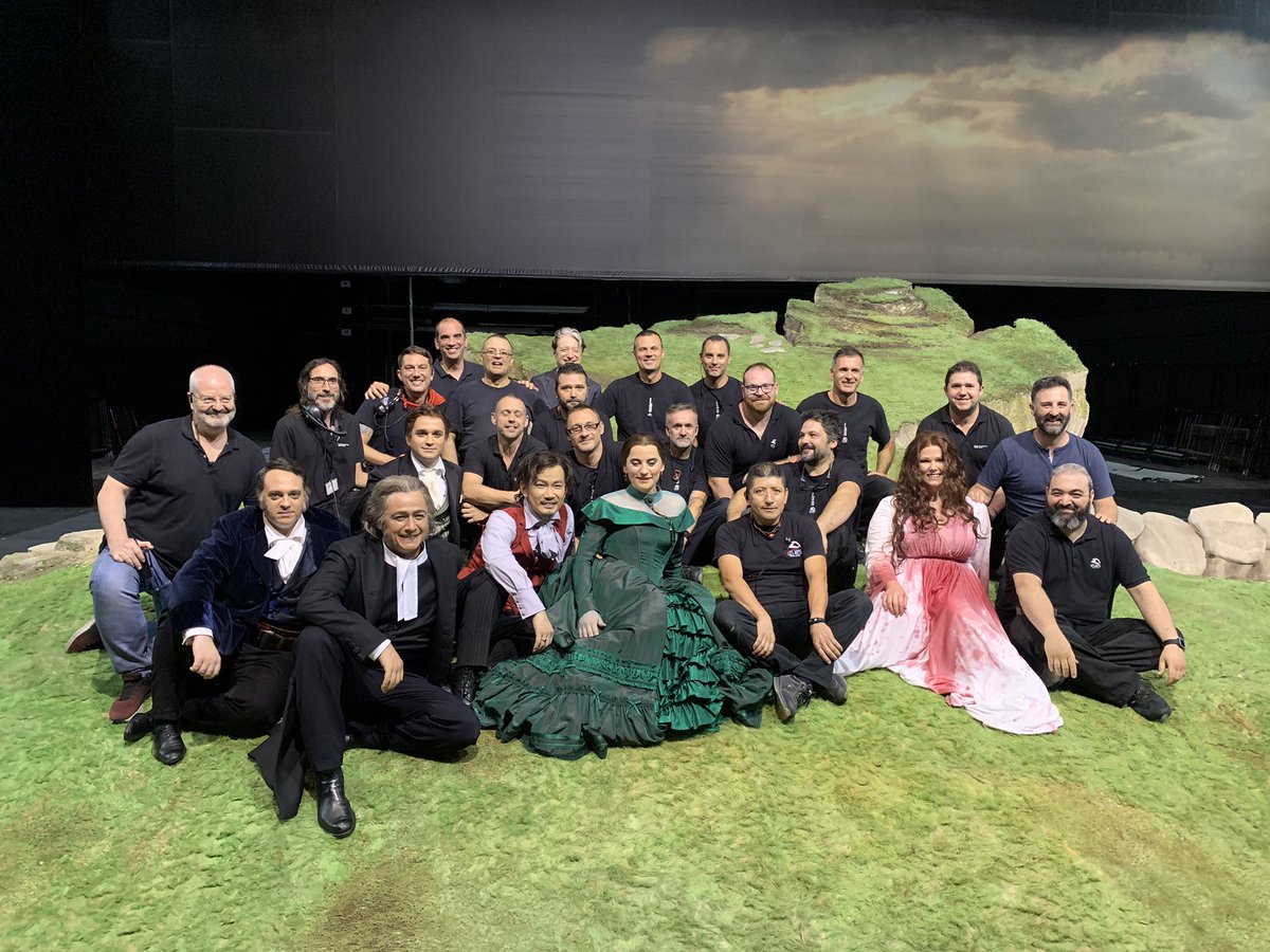 Mi más sincero agradecimiento a la Orquestra de la Comunitat Valenciana, al Cor de la Generalitat Valenciana, al maestro Francesc Perales, al equipo técnico y administrativo del @PalauLesArts por los 4 años de trabajo en equipo y sobre todo al querido público que nos acompañó!