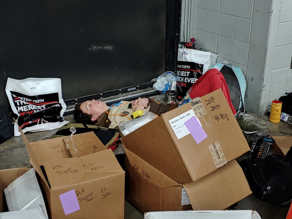 MooCowThief's tweet photo. @RTXEvent @RoosterTeeth @burnie @MattHullum 2019 took its toll on us Guardians, but we kept pushing through so that everyone else could have an amazing time! I wont lie, I teared up a little. Until next year! ❤ #RTXAustin #RTX2019 #RoosterTeeth #RTX #RTXGuardian https://t.co/eFUVSduS6H